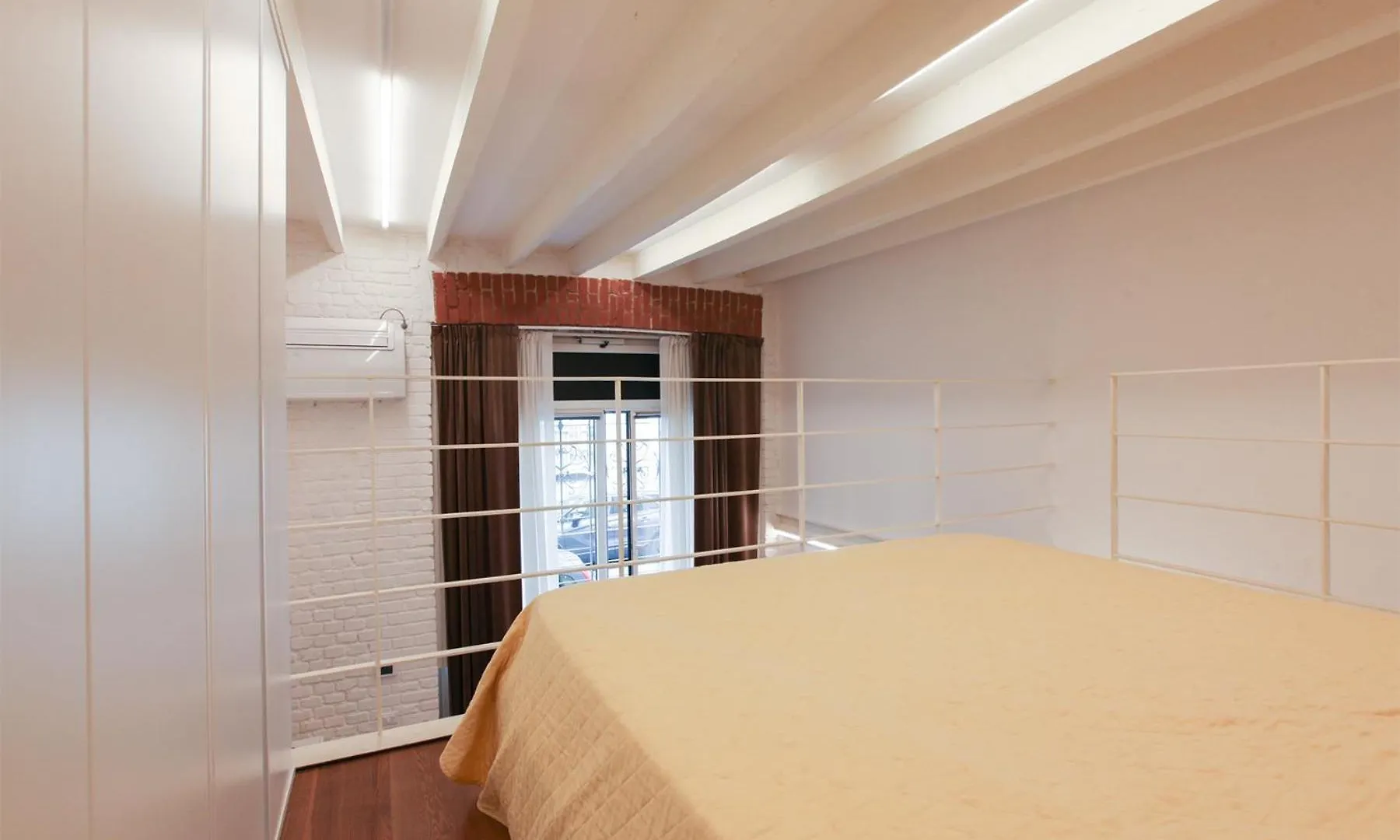 Apartment Hozyhome Loft Altaguardia Mailand